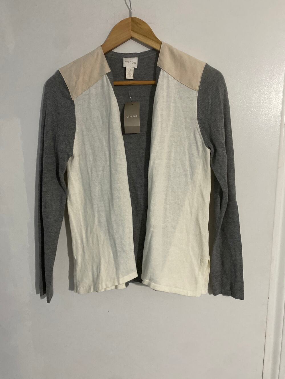 Chico’s Cerise cardigan sweater NEW women’s size 0 gray cream lightweight